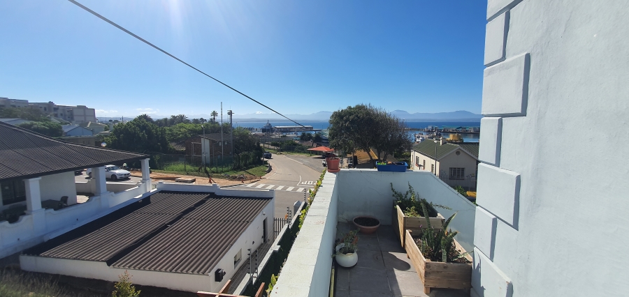2 Bedroom Property for Sale in Mossel Bay Central Western Cape
